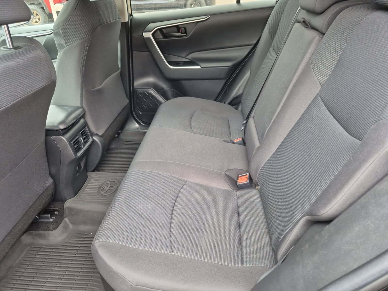 Used 2020 Toyota RAV4 LE w/ All Weather Liner Package AWD/4WD image 20