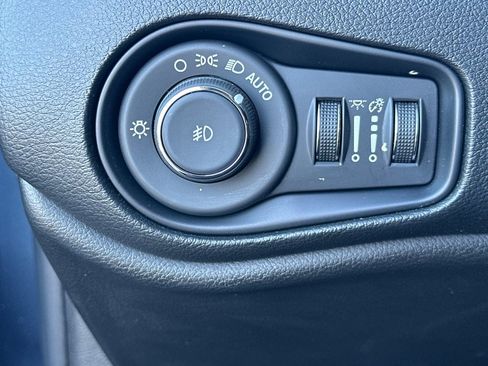 Used 2022 Jeep Renegade Latitude image 31