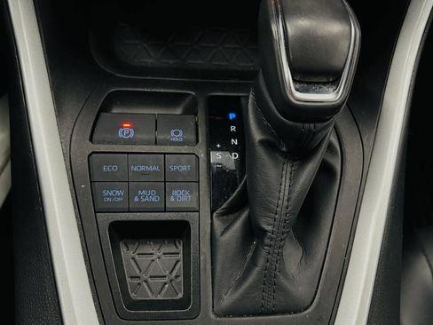 Used 2022 Toyota RAV4 XLE Premium AWD/4WD image 46