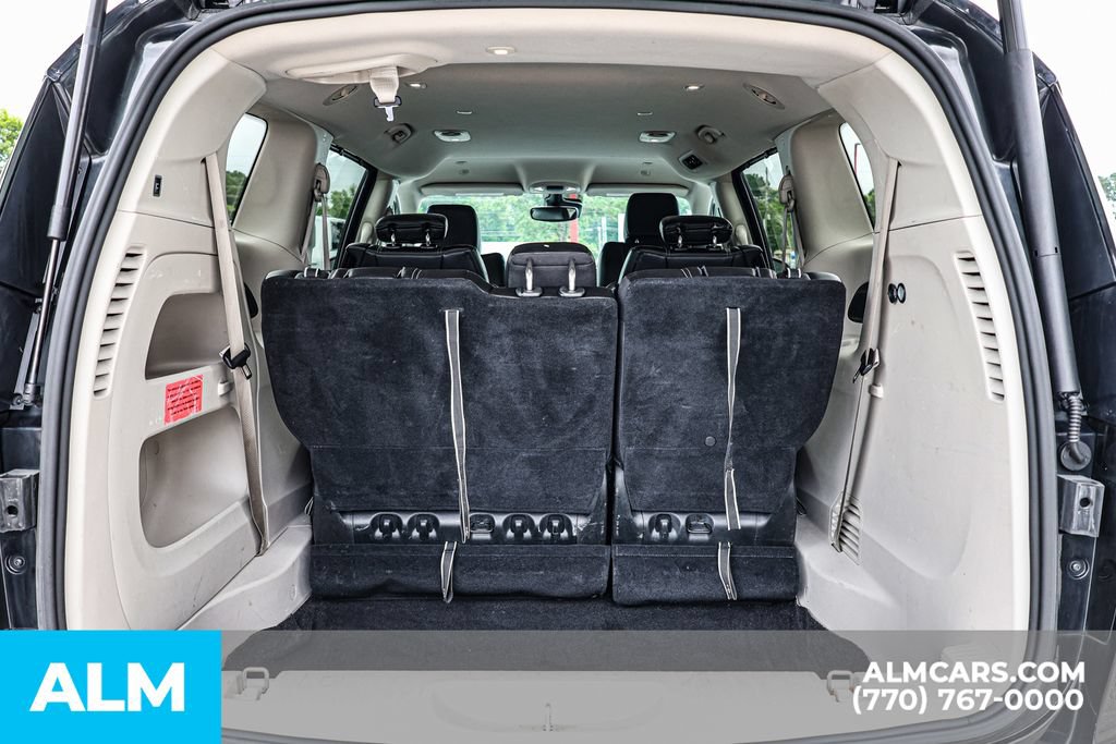 Used 2023 Chrysler Pacifica Touring-L FWD image 23