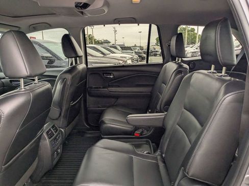 Used 2022 Honda Pilot Touring image 14