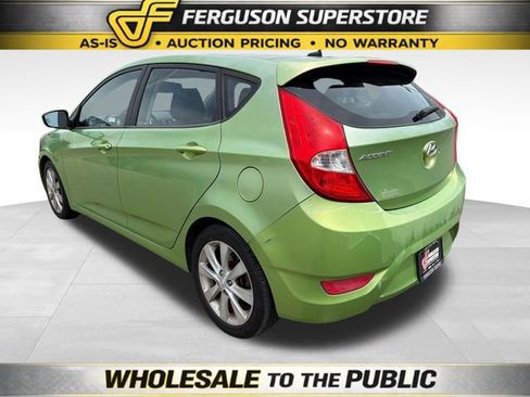 Used 2012 Hyundai Accent SE FWD image 5