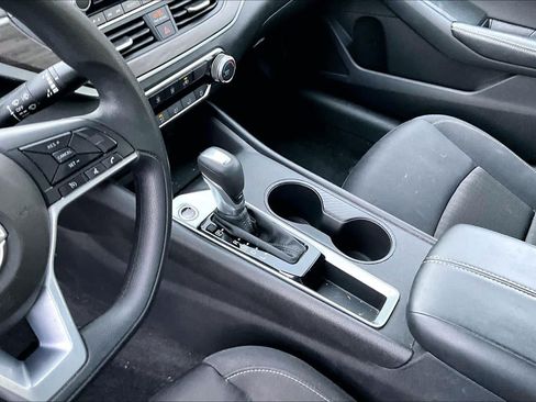 Certified 2025 Nissan Altima 2.5 SV FWD image 16