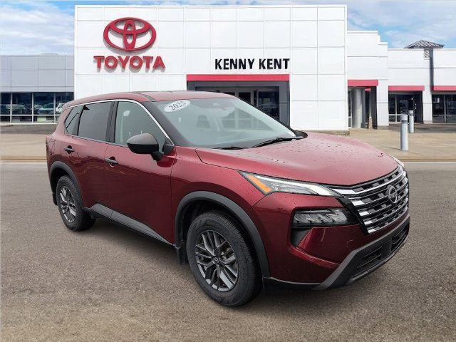 Used 2025 Nissan Rogue S FWD image 1