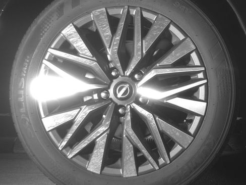 Used 2025 Nissan Altima 2.5 SV image 15