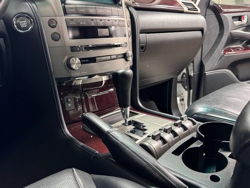 Used 2015 Lexus LX 570 4WD image 21