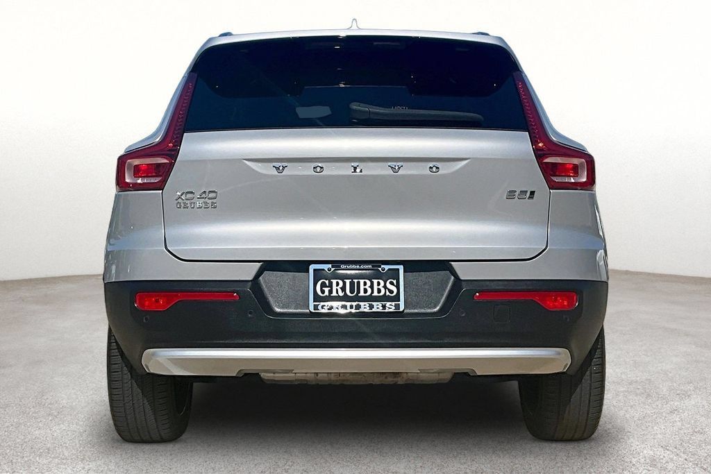 Certified 2024 Volvo XC40 B5 Plus w/ Protection Package Premier AWD/4WD image 5