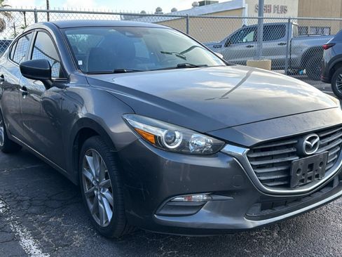 Used 2017 MAZDA MAZDA3 Touring FWD image 11