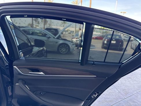 Used 2023 BMW 530e w/ Executive Package image 12