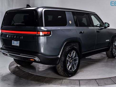 Used 2024 Rivian R1S Adventure image 4