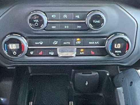 New 2025 Ford Bronco Badlands image 24