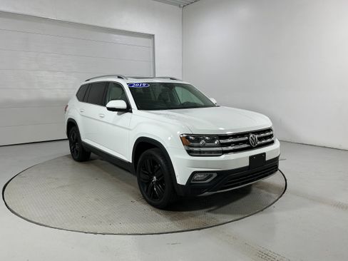 Used 2019 Volkswagen Atlas SEL Premium AWD/4WD image 2