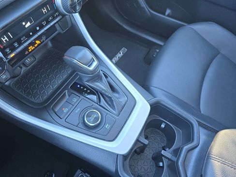 Used 2023 Toyota RAV4 XLE Premium image 22