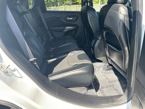 Used 2022 Jeep Cherokee Latitude Lux AWD/4WD image 14