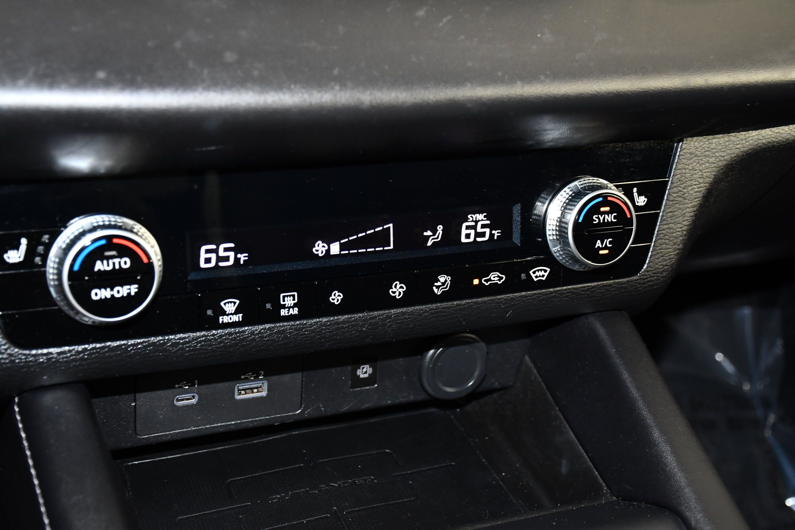 Used 2022 Mitsubishi Outlander SE AWD/4WD image 28