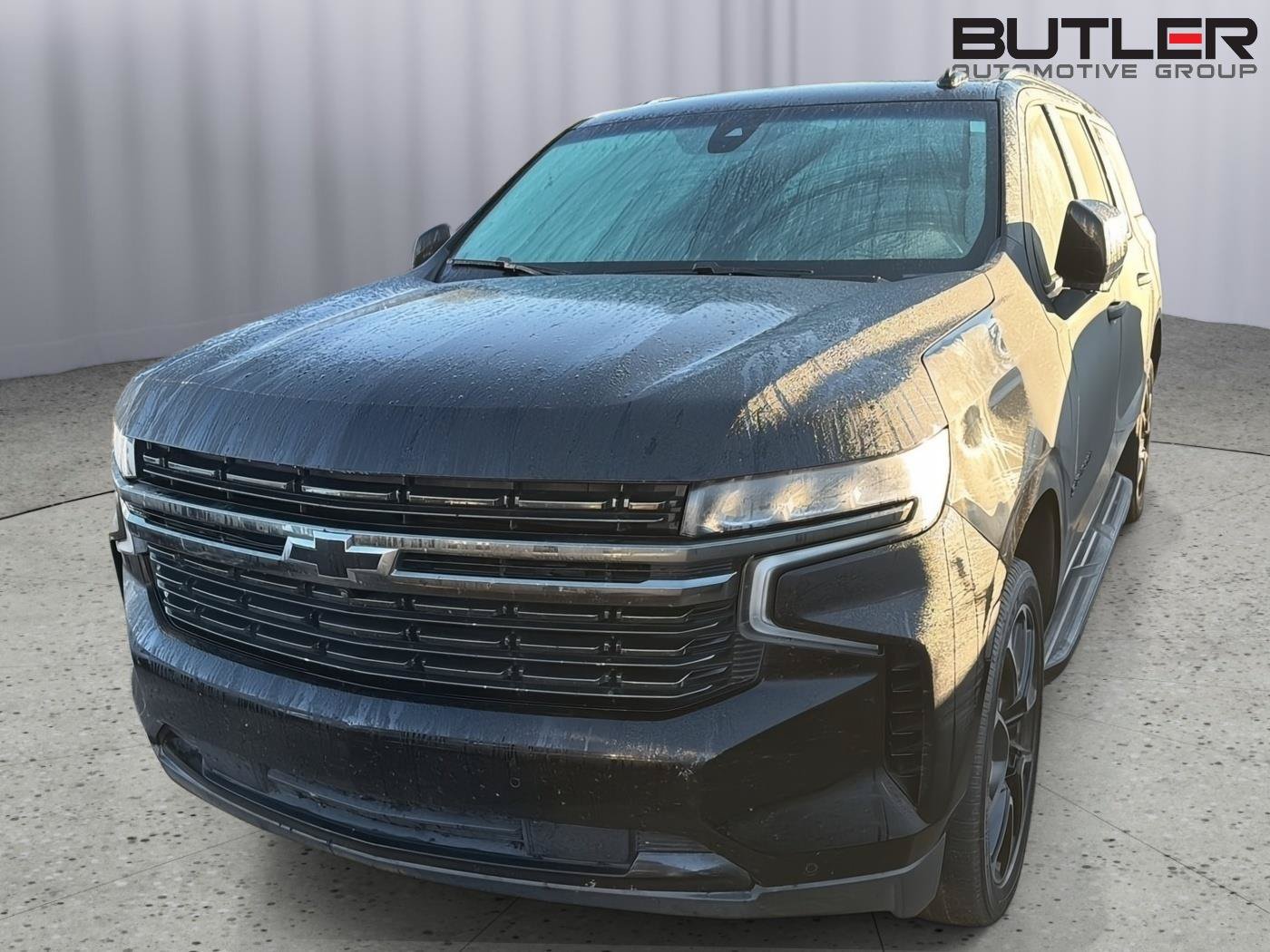 Used 2021 Chevrolet Suburban RST w/ Luxury Package RWD image 2