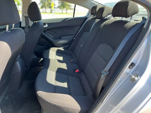Used 2018 Kia Forte LX FWD image 12