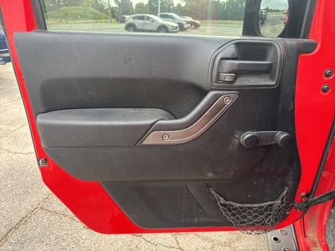 Used 2013 Jeep Wrangler Unlimited Sport AWD/4WD image 10