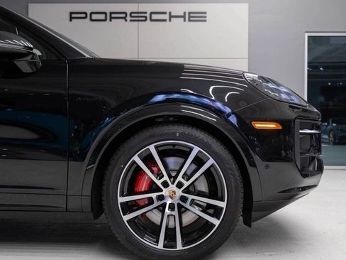 Certified 2026 Porsche Cayenne S AWD/4WD image 11
