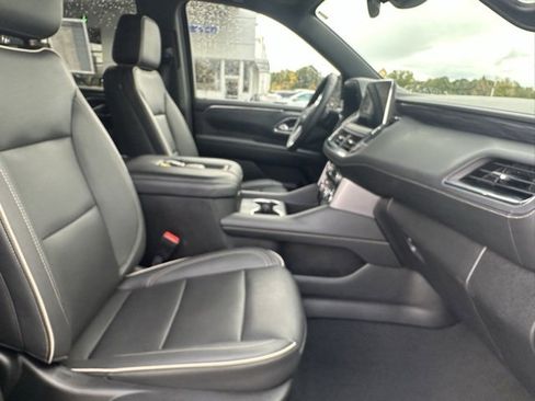 Used 2024 GMC Yukon SLT image 12
