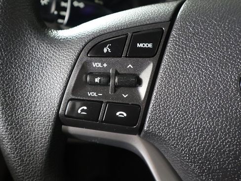 Used 2019 Hyundai Tucson SE image 30