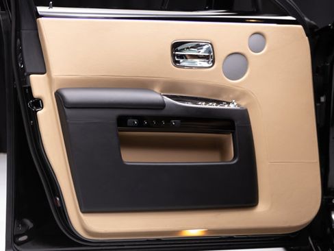 Used 2013 Rolls-Royce Ghost image 43