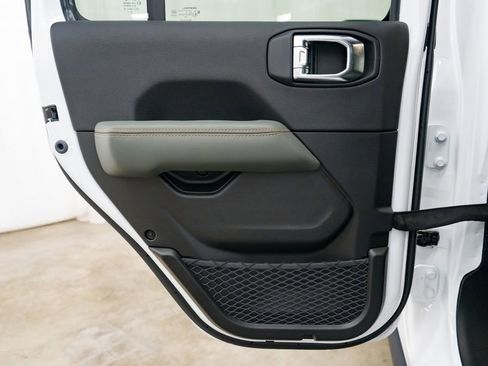 New 2026 Jeep Gladiator Mojave image 25