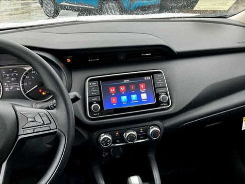 Certified 2025 Nissan Kicks Play S FWD image 6