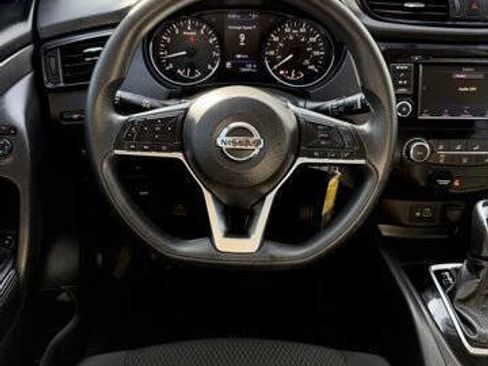 Used 2019 Nissan Rogue Sport S image 14