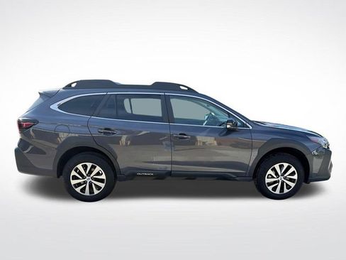 Used 2023 Subaru Outback Premium AWD/4WD image 2