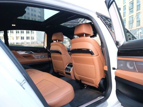 Used 2020 BMW 750i xDrive w/ Executive Package image 26