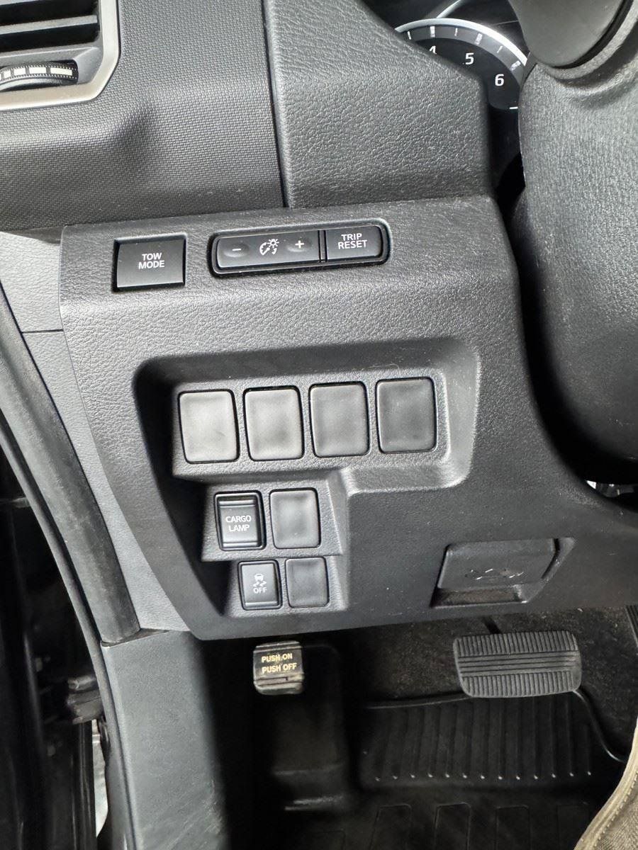 Used 2022 Nissan Frontier SV RWD image 23