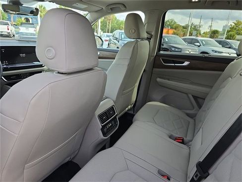 New 2026 Volkswagen Atlas SE image 12