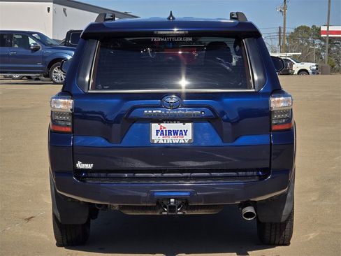 Used 2016 Toyota 4Runner SR5 image 5