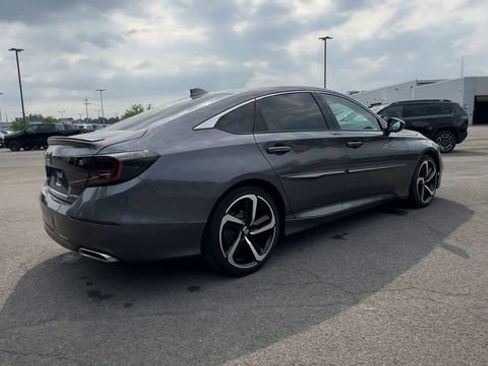 Used 2018 Honda Accord Sport image 8