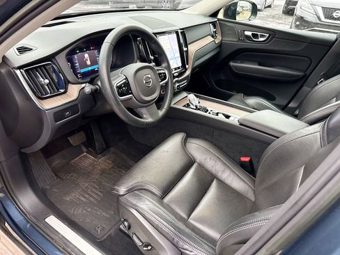 Used 2023 Volvo XC60 B5 Ultimate w/ Protection Package Premier image 25