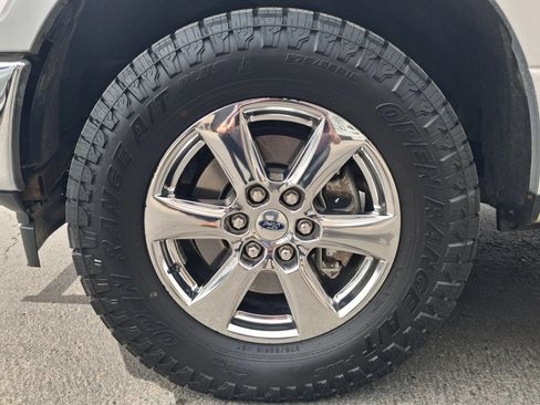 Used 2019 Ford F150 XLT w/ Equipment Group 302A Luxury AWD/4WD image 19