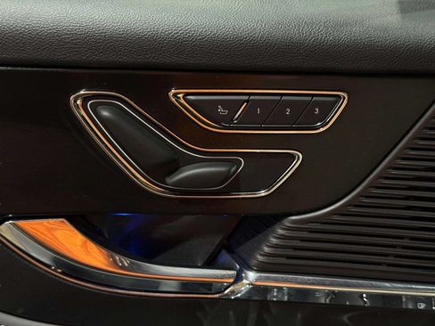 Certified 2022 Lincoln Corsair AWD w/ Premium Package image 9