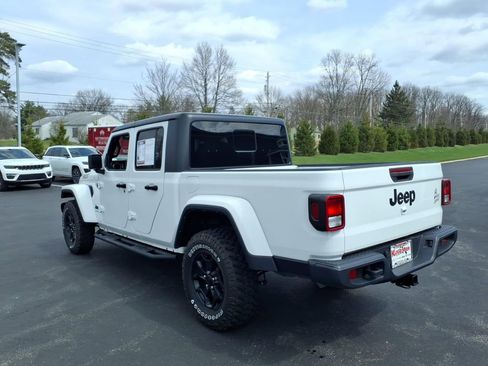 Used 2022 Jeep Gladiator Mojave AWD/4WD image 3