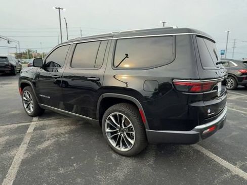 Used 2022 Jeep Wagoneer Series III w/ Premium Group I AWD/4WD image 6