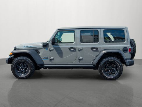 Used 2023 Jeep Wrangler Unlimited w/ Sun & Screen Package AWD/4WD image 4