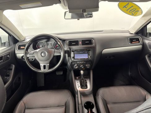 Used 2014 Volkswagen Jetta SE FWD image 24