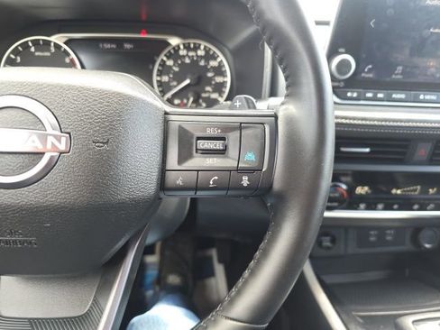 Used 2025 Nissan Rogue SV image 15