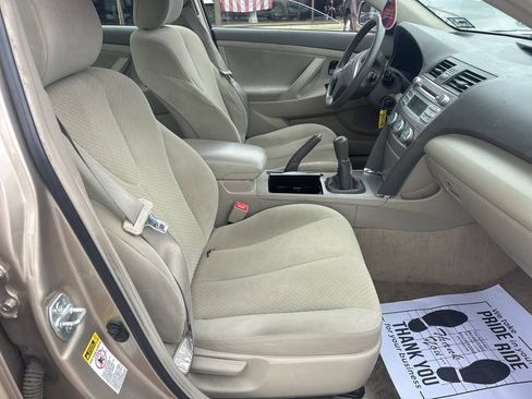 Used 2009 Toyota Camry LE FWD image 14
