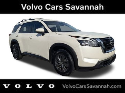 Used 2024 Nissan Pathfinder SV image 1