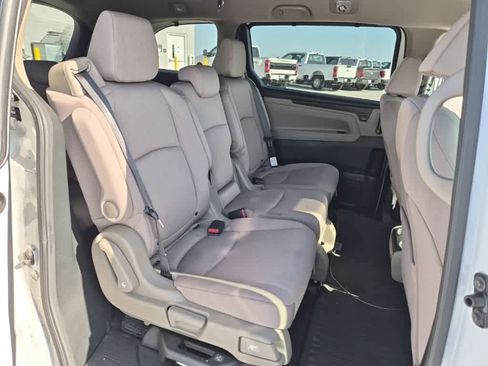 Used 2023 Honda Odyssey EX image 13