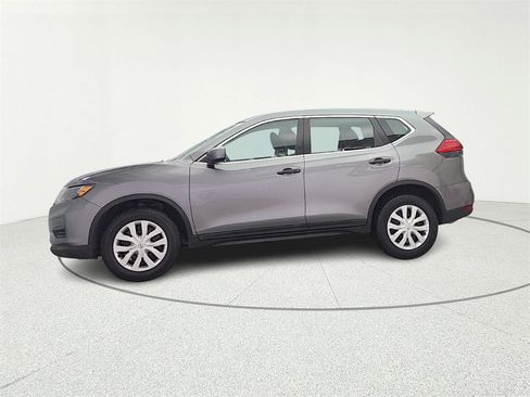 Used 2017 Nissan Rogue S image 4