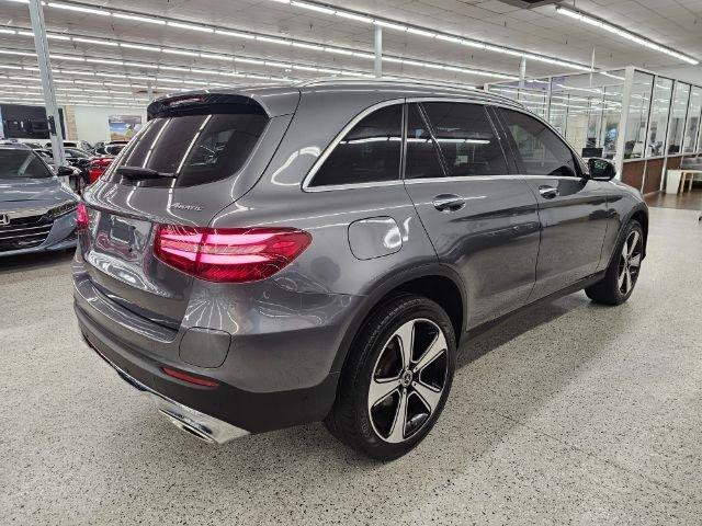 Used 2019 Mercedes-Benz GLC 350e 4MATIC image 4