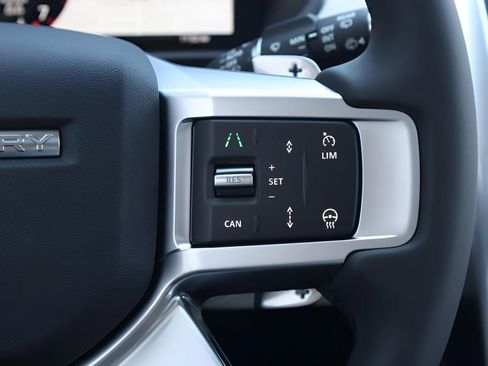 New 2026 Land Rover Discovery S image 21