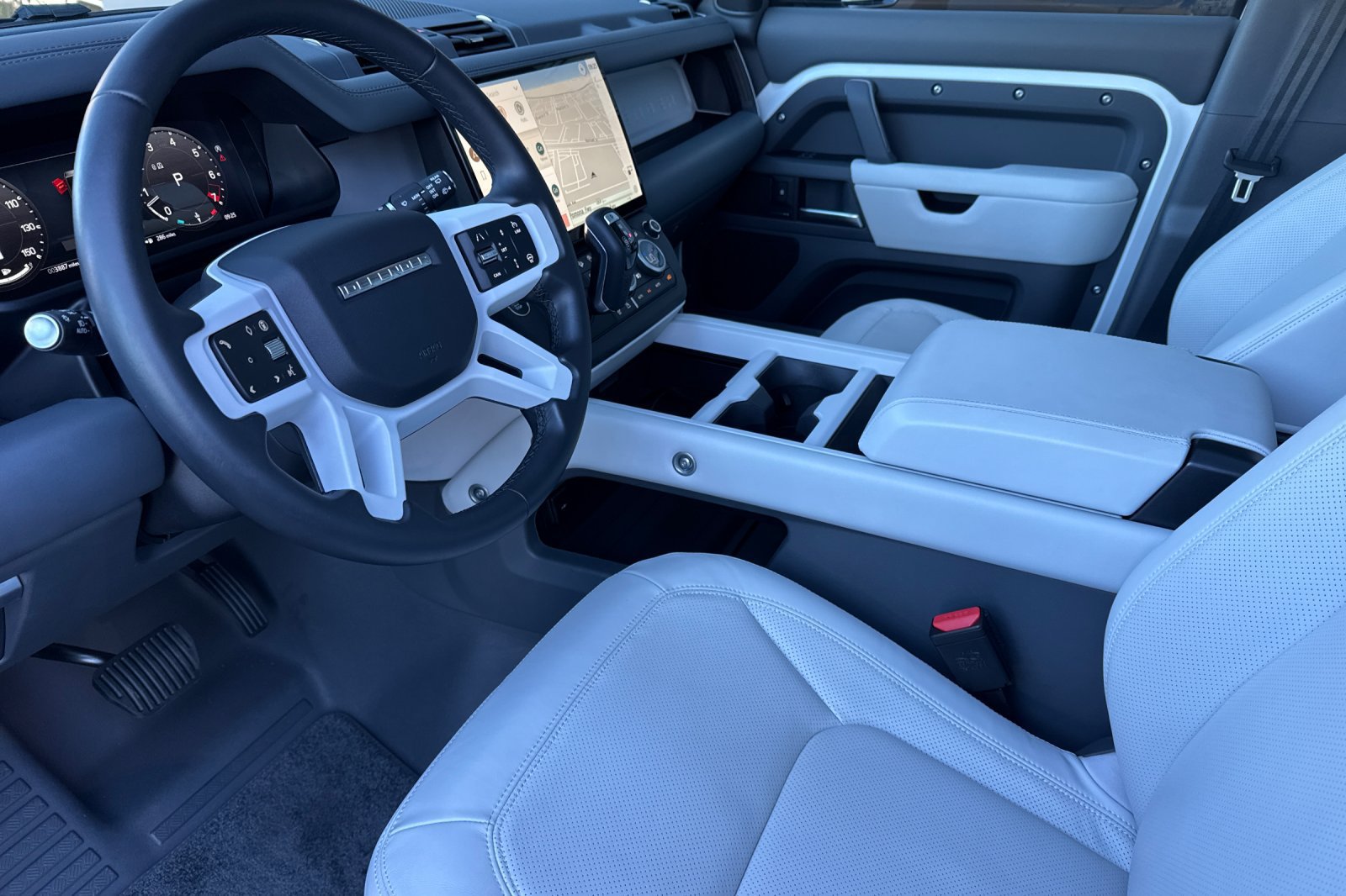 Certified 2026 Land Rover Defender 130 S AWD/4WD image 9